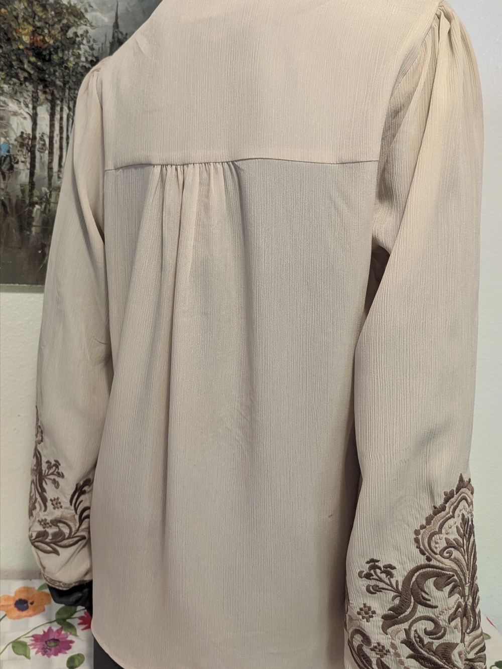 New With Tags Savanna Jane Cream Tunic with Multicolor Floral Embroidery - Picture 7 of 8